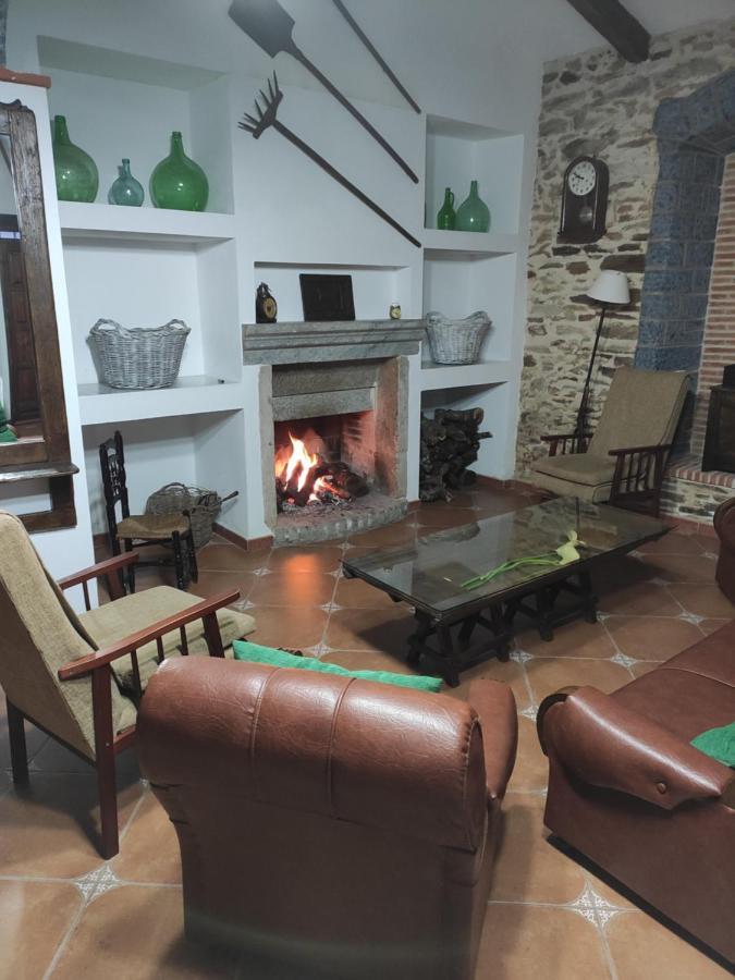 Casa Rural La Carriona Сегура-де-Леон Экстерьер фото